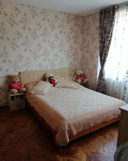 Apartament de 3 camere zona TRACTORUL Apartament de 3 camere zona TRACTORUL