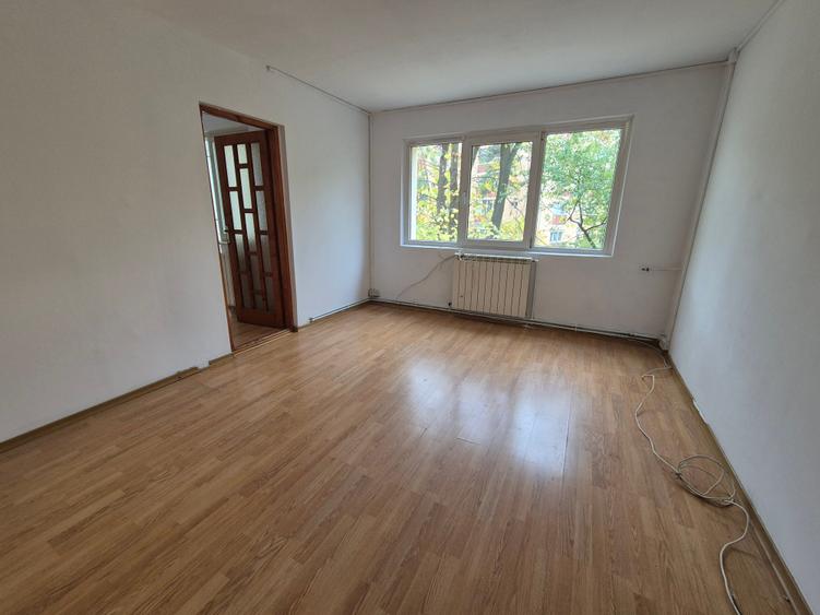 Pe frumoasa strada Harnicieila etajul 1, in bloc izolat termic - 5