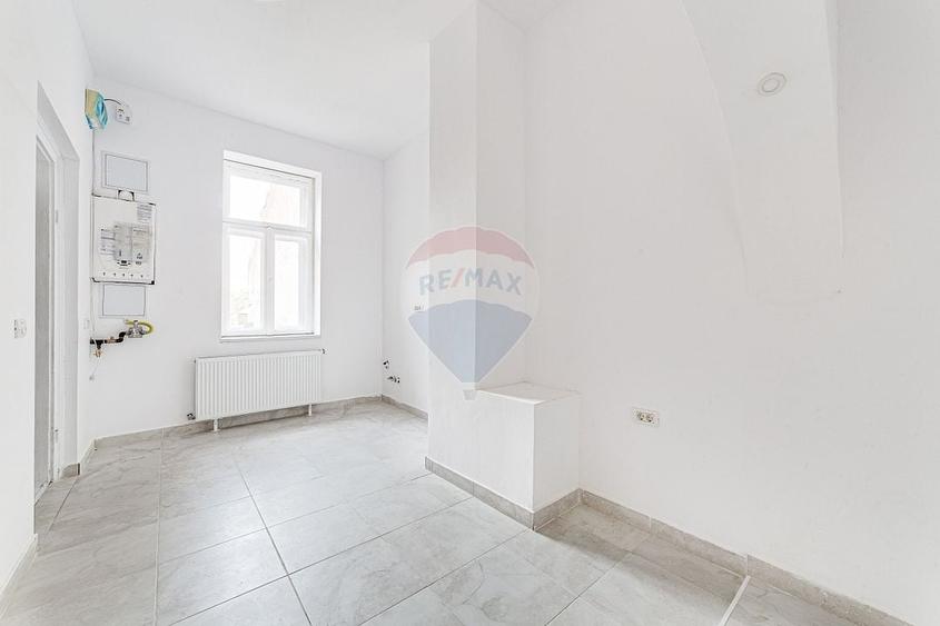 Apartament cu 2 camere de vanzare in zona Teatrului de Stat - 4