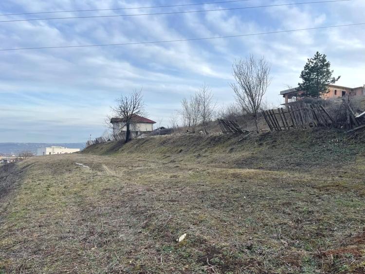 Teren 2200 mp parcelabil + fundatie | zona Schit | POT 40% | P+1+M - 1