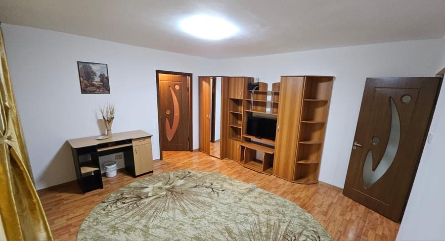 Apartament 2 camere, semidecomandat, etaj 2, zona Fraidorf - 1