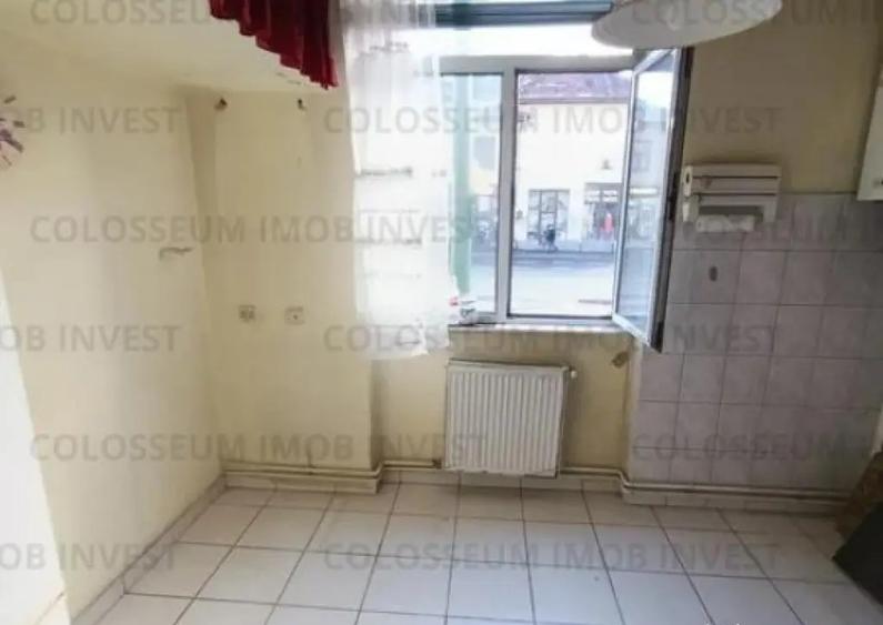 Apartament 3 camere, decomandat - zona Centrul Civic - 1