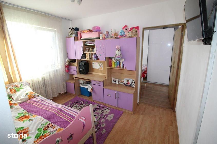 Vand apartament 4 camere in Hunedoara, M7-Trandafirilor, parter inalt - 1