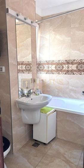 Apartament cu 3 camere decomandat, mobilat în Torontalului