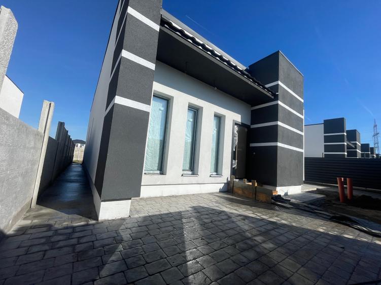 Casă individuală parter ,4 camere,teren 412 mp/Com.Berceni - 1