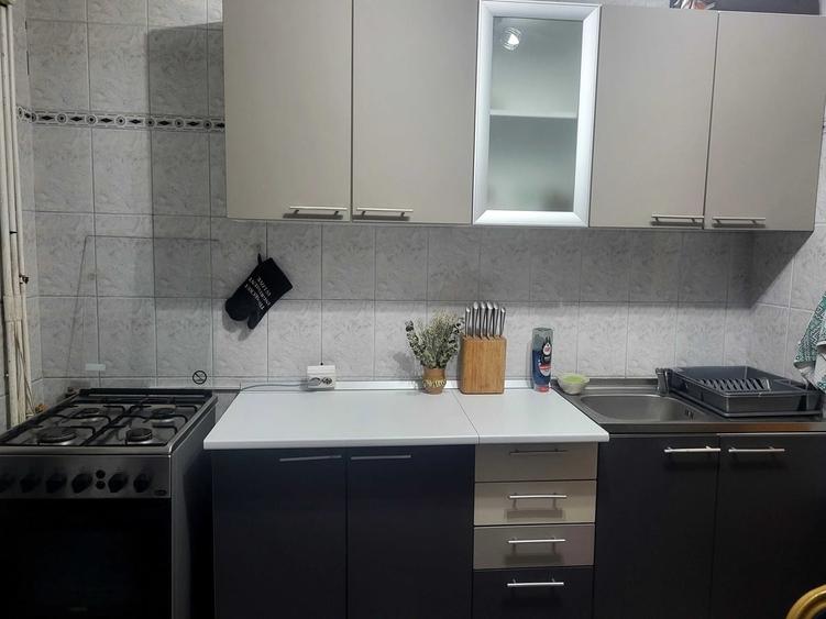 Apartament cu 2 camere decomandat în Crângași