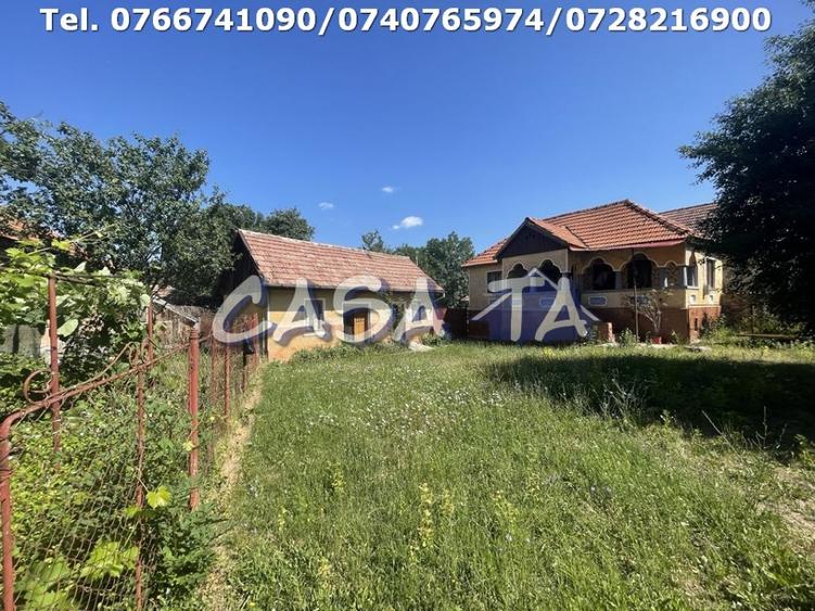 Casă individuală cu 4 camere cu Canalizare în Runcu