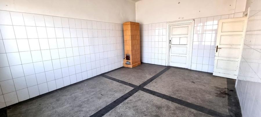 Vilă interbelica cu suflet, curte mare și vedere spre dealuri - 7