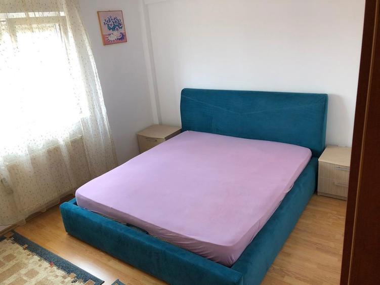Inchiriez pe termen lung apartament cu 3 camere in centru. - 2