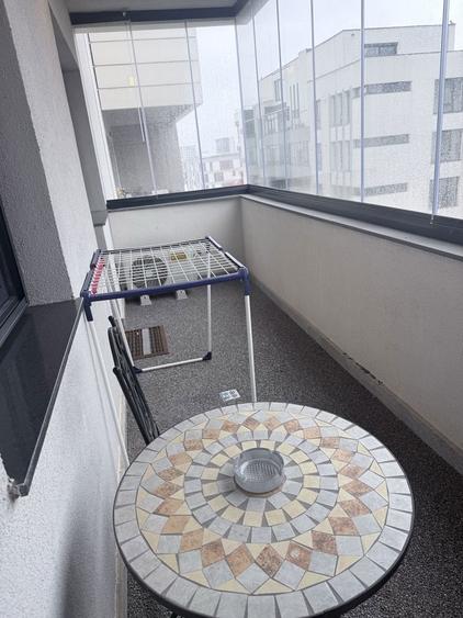 Inchiriez apartament 3 camere - 6