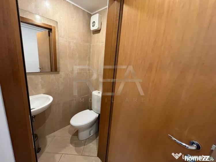 Apartament cu 5 camere decomandat în Primăverii