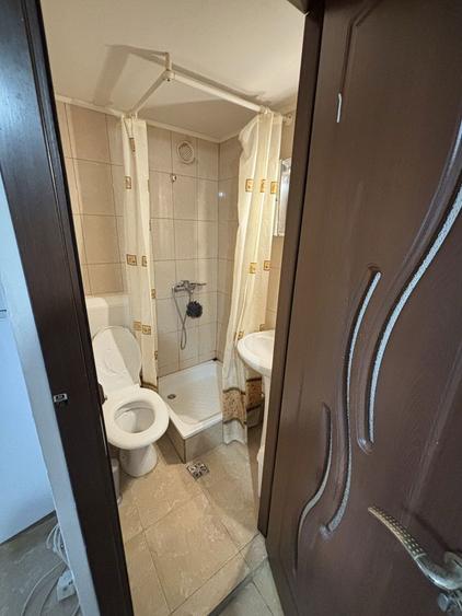 Inchiriez garsoniera - 5