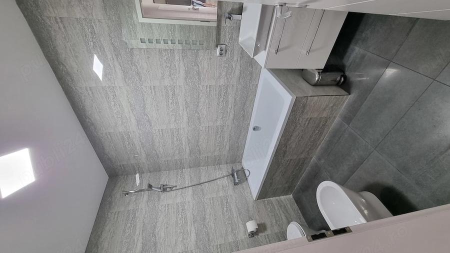 Apartament cu 3 camere decomandat în Florești