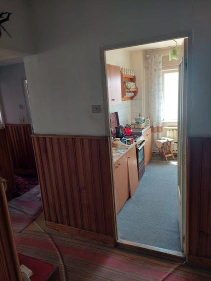 Vând apartament cu trei camere  - 4