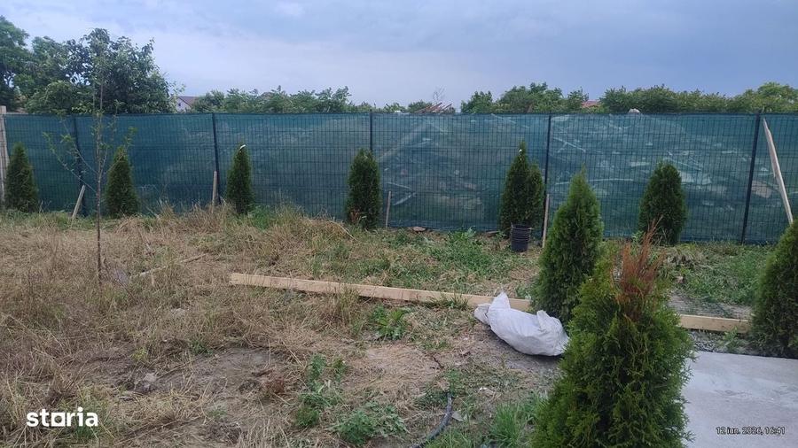 Casă cu 4 camere în Lumina