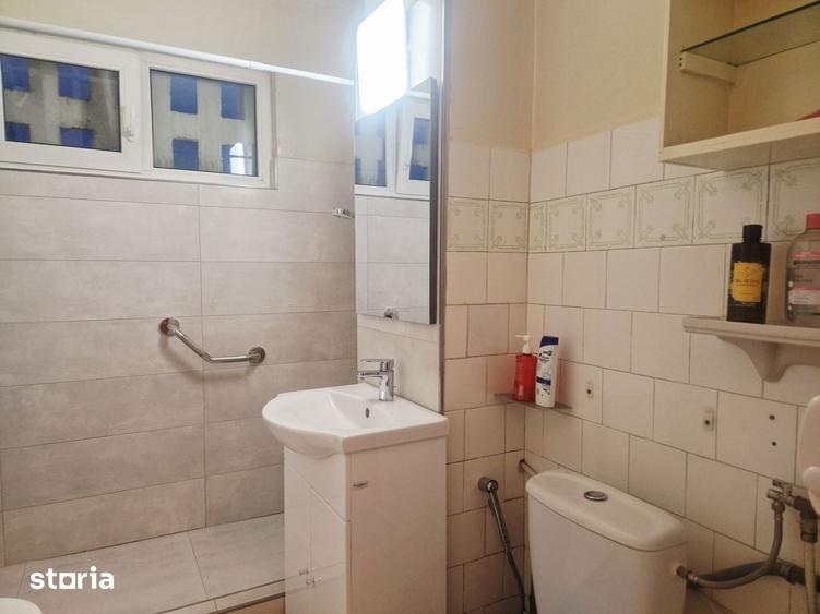 EXCLUSIV- Cafrom Imobiliare - VEST - Apartament 3 Camere de Vanzare - 16