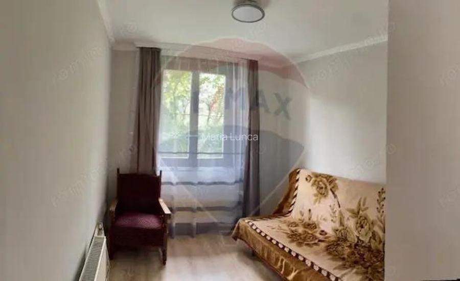 Casa / Vila cu 4 camere de vanzare