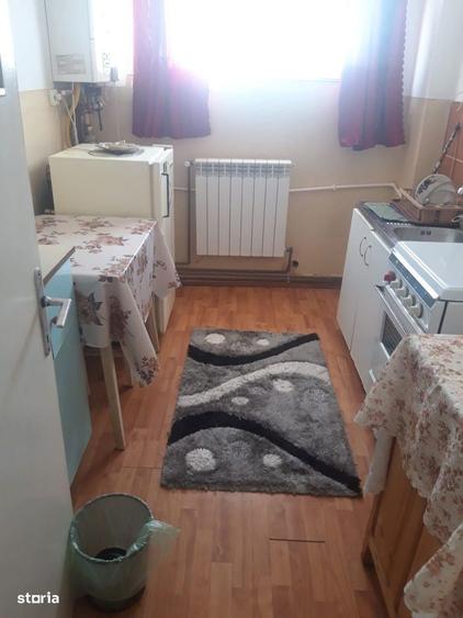 Apartament 2 camere, centrala pe gaz,balcon, etaj 3 - 4