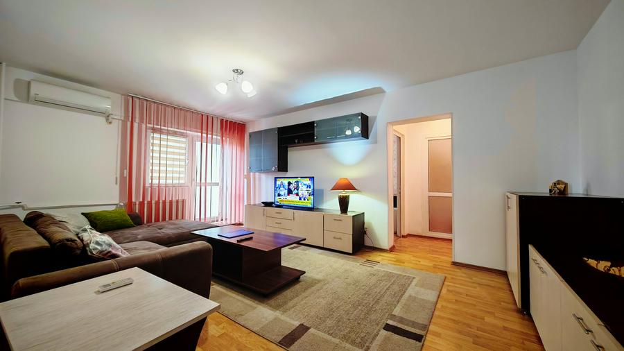 Parcul Tineretului | intrarea Lumea Copiilor | spatios | bl. anvelopat | parcare - 1