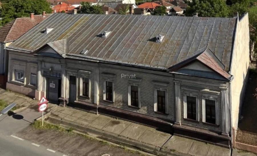 Proprietate cu valoare istorică de vânzare - excelent de investiție.