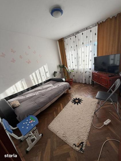Apartament cu 3 camere în Calea București