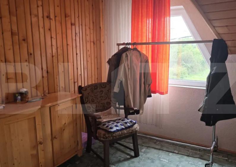 Casa 5 camere , 300 mp; Teren - 2000 mp . Viile Satu Mare - 9