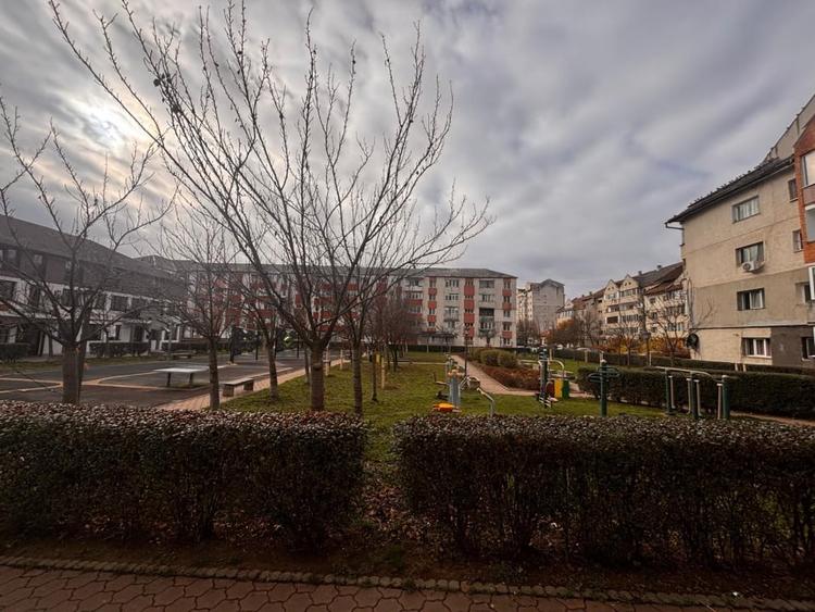 Apartament 2 camere Bd Independentei - 11