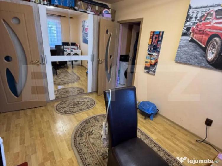 Apartament 3 camere cu parcare, etaj intermediar - 5