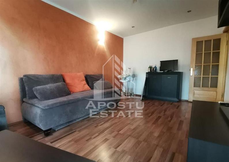 Apartament 3 camere, decomandat, Complexul Studentesc - 1