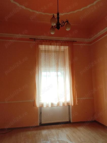 Apartament la casa de vanzare - 2