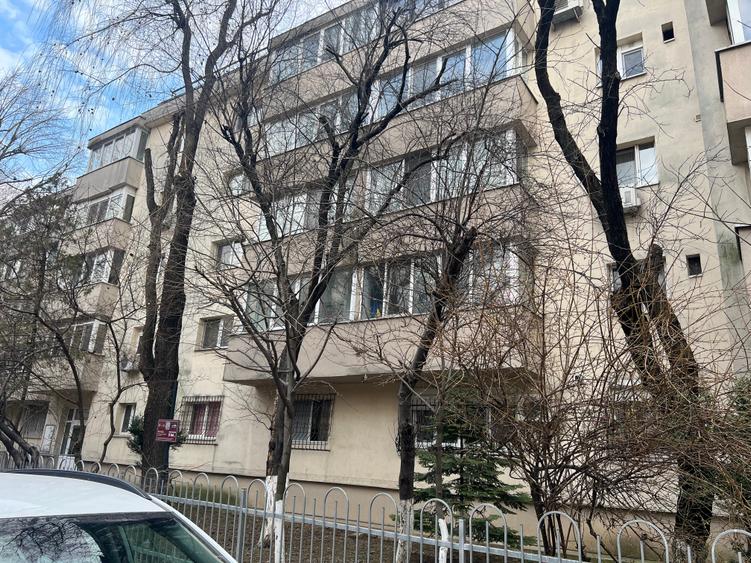 Vitan Mall strada Rarau - 1