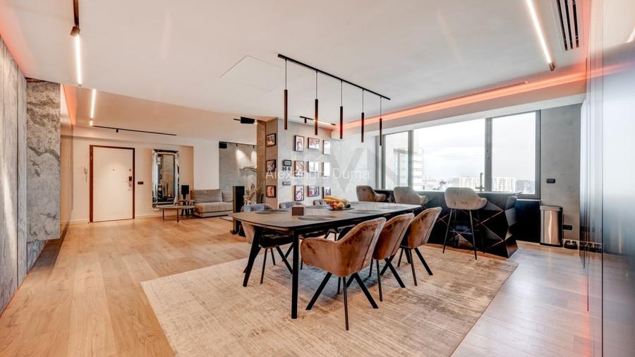 Apartament cu 5 camere semidecomandat în Herăstrău Apartament cu 5 camere semidecomandat în Herăstrău