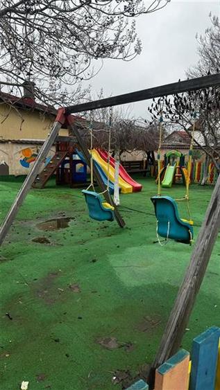 VILA CU TEREN DE 1.200 MP-PRETABILA GRADINITA-AFTER SCHOOL - 1