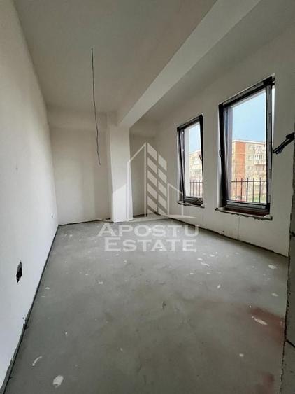 Apartament cu 3 camere nou,etaj intermediar,centrală proprie,zona Alfa - 2