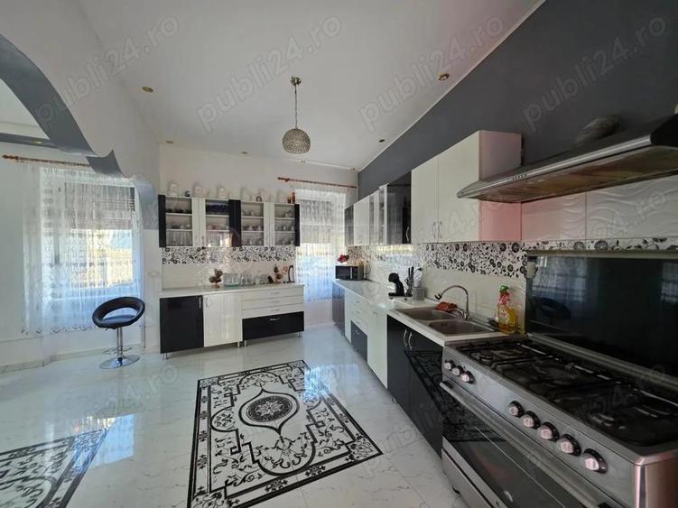 Casa proprietate unica in Hunedoara Central, langa Castelul Corvinilor - 9