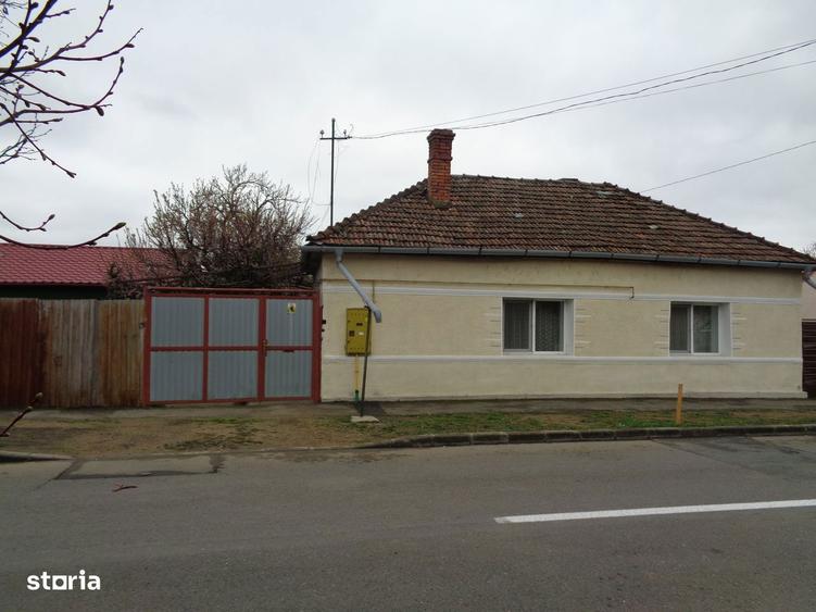 Casa cu teren 1123 mp, fs=17 ml, intrare auto, toate utilitatile - 1
