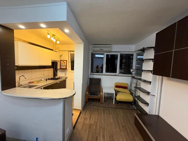 Titan -  Piata Minis - Etaj 2 - 4