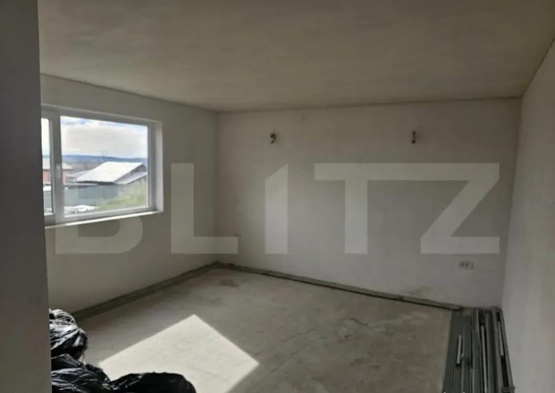 Casa la rosu/semifinisata, P+E, 139 mp utili, 523 mp teren, - 5