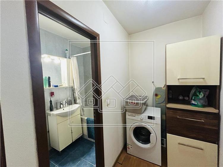 Apartament de vanzare in Sibiu - 3 camere, balcon si pivnita - - 9