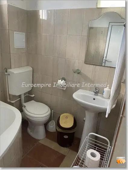 De inchiriat vila cu 7 camere, zona Mamaia Nord - 16