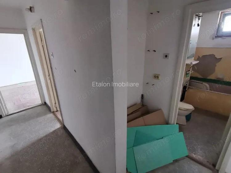 Apartament 2 camere etaj 4/4 Carrefour Precista