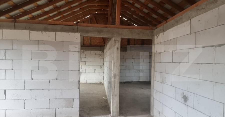 CASA LA ROSU CU TEREN - 17