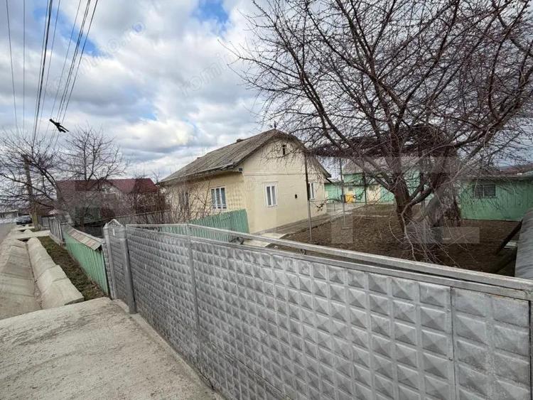 Casa batraneasca , renovabila , 1586 mp teren , Dumbraveni Suceava - 1