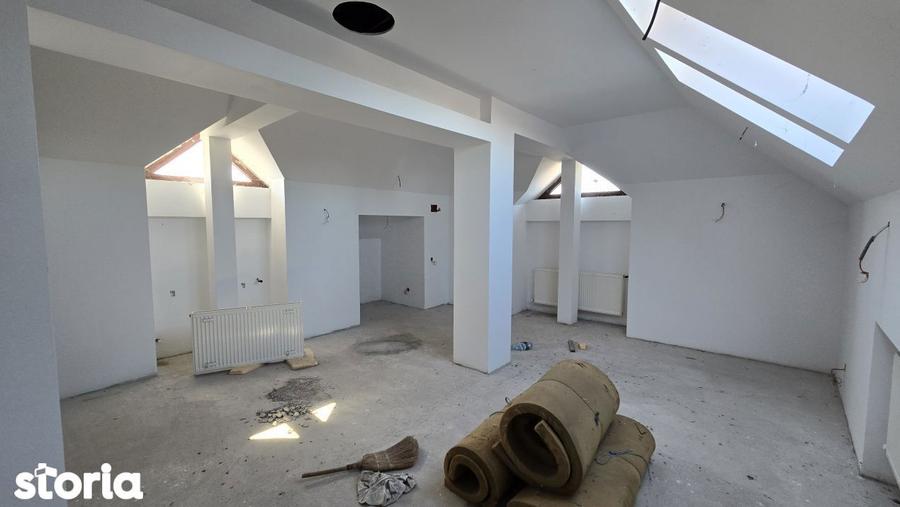 Casă cu 7 camere cu Canalizare în Ciolpani