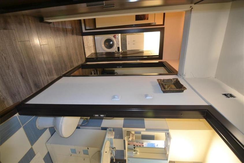 Apartament 3 camere decomandat 2 bai.2 balcoane  etajul 2   Judetean - 29