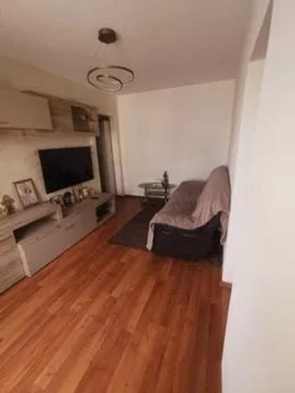 Apartament cu 2 camere semidecomandat, mobilat în Podul de Piatră - 1