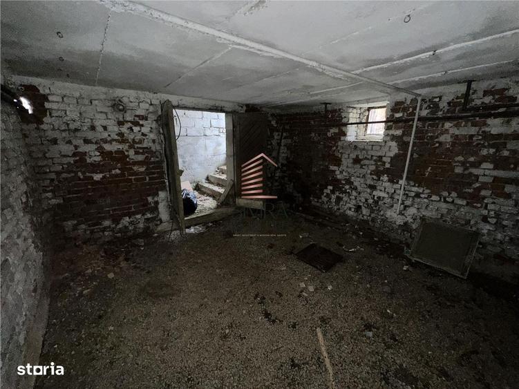 Casa 5 camere parter + etaj, teren de 1000 mq Livada - 10