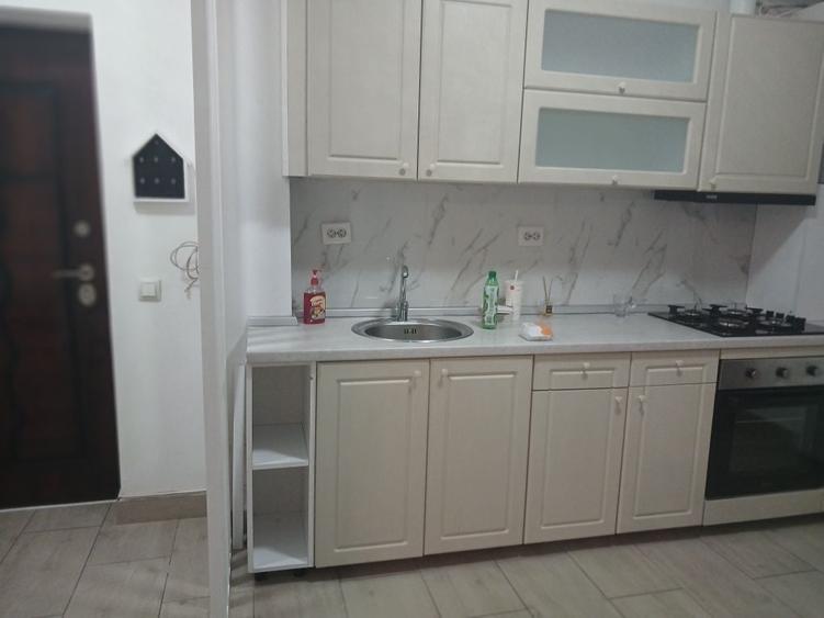 Apartament cu 2 camere decomandat în Florești