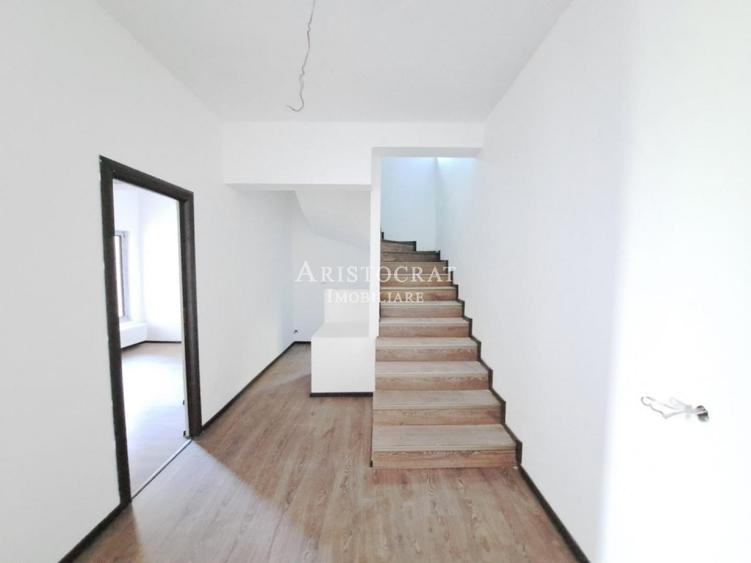 Vila Tip Duplex  generoasa cu vedere lac - 1