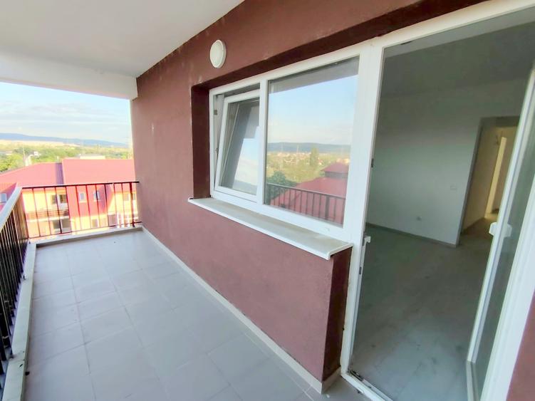 Apartament cu 3 camere în Letea